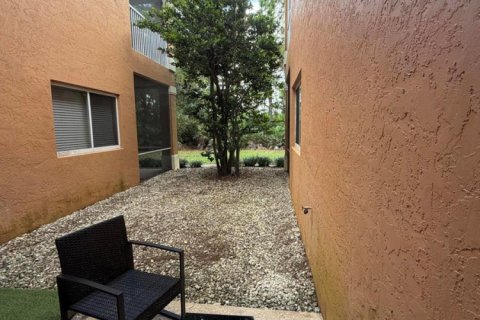 Immobilier commercial à louer à Port St. Lucie, Floride: 3 pièces, 41.81 m2 № 2432270 - photo 5
