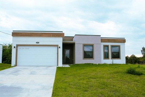 Villa ou maison à louer à Lehigh Acres, Floride: 3 chambres, 125.79 m2 № 1790554 - photo 3