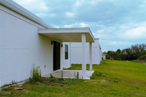 Villa ou maison à louer à Lehigh Acres, Floride: 3 chambres, 125.79 m2 № 1790554 - photo 23