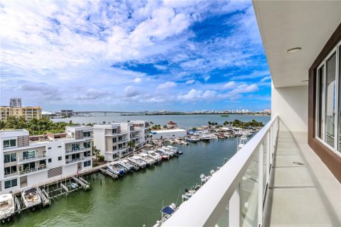 Condominio en venta en Clearwater, Florida, 3 dormitorios, 252.88 m2 № 2100022 - foto 25