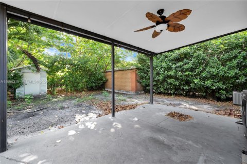 Immobilier commercial à vendre à Miami, Floride: 73.58 m2 № 2058919 - photo 16