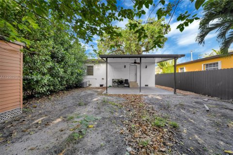 Immobilier commercial à vendre à Miami, Floride: 73.58 m2 № 2058919 - photo 17