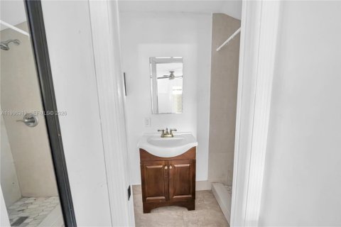 Immobilier commercial à vendre à Miami, Floride: 73.58 m2 № 2058919 - photo 22