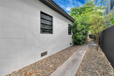 Immobilier commercial à vendre à Miami, Floride: 73.58 m2 № 2058919 - photo 18