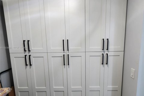 Купить кондоминиум в Пемброк-Пайнс, Флорида 2 спальни, 97.73м2, № 1982333 - фото 15