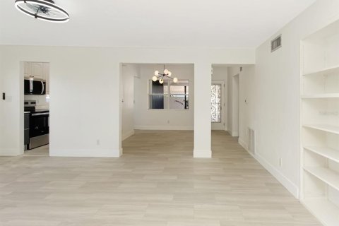 Villa ou maison à vendre à Daytona Beach, Floride: 2 chambres, 115.01 m2 № 2129037 - photo 16