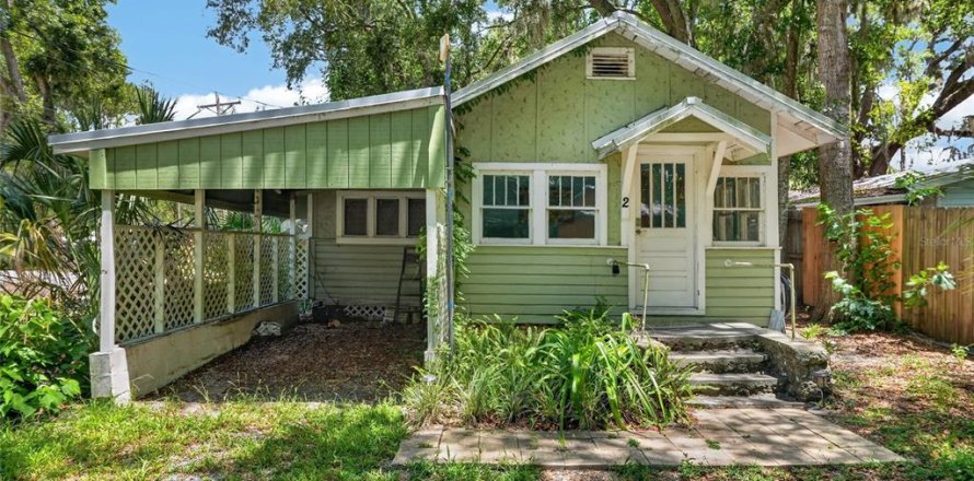 House in Yankeetown, Florida 1 bedroom, 62.62 sq.m. № 2208299