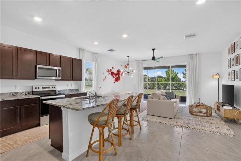 Townhouse in Plant City, Florida 3 bedrooms, 167.41 sq.m. № 2313341 - photo 6