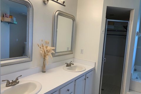 House in Orlando, Florida 4 bedrooms, 198.35 sq.m. № 1822692 - photo 8