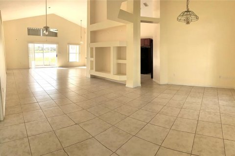 House in Kissimmee, Florida 4 bedrooms, 190.82 sq.m. № 1427122 - photo 3