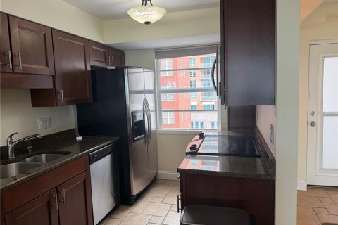 Copropriété à louer à Sarasota, Floride: 2 chambres, 98.01 m2 № 2109590 - photo 7