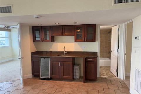 Copropriété à louer à Sarasota, Floride: 2 chambres, 98.01 m2 № 2109590 - photo 12