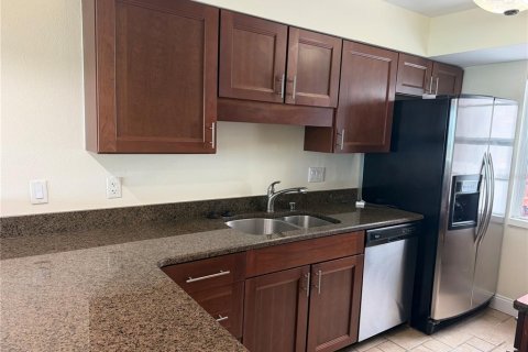 Copropriété à louer à Sarasota, Floride: 2 chambres, 98.01 m2 № 2109590 - photo 6
