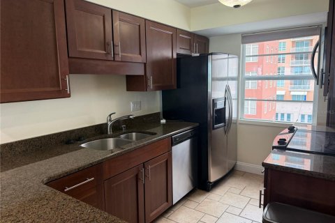 Copropriété à louer à Sarasota, Floride: 2 chambres, 98.01 m2 № 2109590 - photo 5