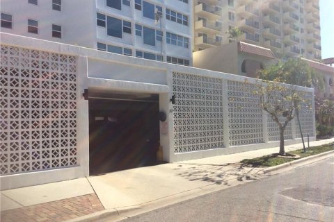 Copropriété à louer à Sarasota, Floride: 2 chambres, 98.01 m2 № 2109590 - photo 2