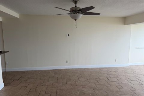 Copropriété à louer à Sarasota, Floride: 2 chambres, 98.01 m2 № 2109590 - photo 13