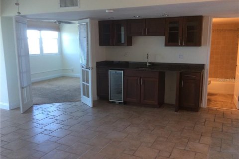 Copropriété à louer à Sarasota, Floride: 2 chambres, 98.01 m2 № 2109590 - photo 9