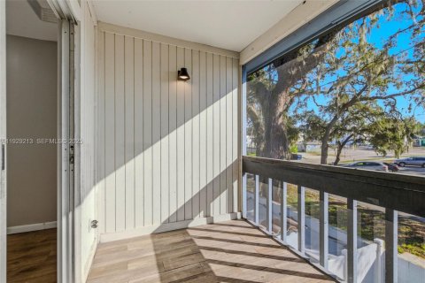 Propiedad comercial en venta en Tampa, Florida № 1990063 - foto 12