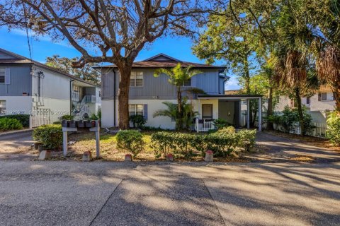 Propiedad comercial en venta en Tampa, Florida № 1990063 - foto 7