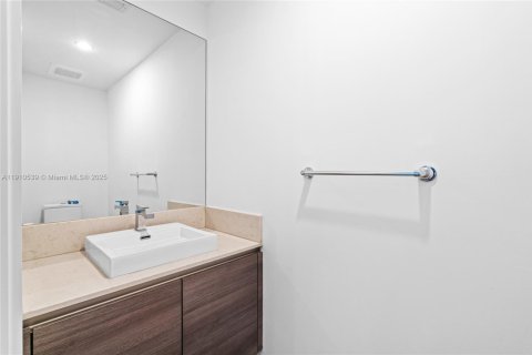 Condominio en venta en Miami, Florida, 1 dormitorio, 84.08 m2 № 1967151 - foto 16