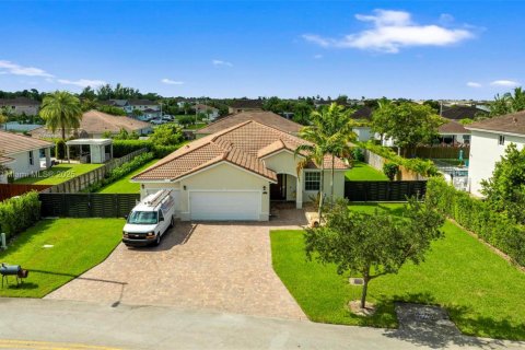 Снять в аренду виллу или дом в Майами, Флорида 4 спальни, 220.92м2, № 1896524 - фото 25