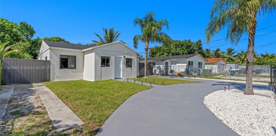 Commercial property in Miami, Florida 148.64 sq.m. № 1957140