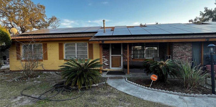 House in Orlando, Florida 3 bedrooms, 142.14 sq.m. № 2155557
