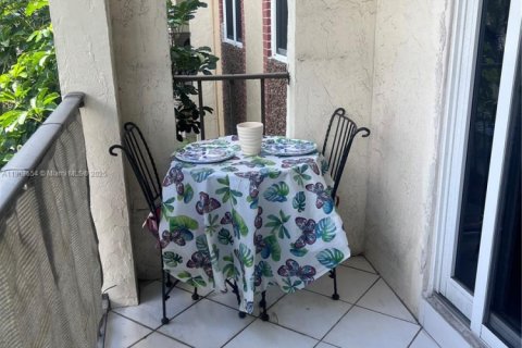 Condo in Pompano Beach, Florida, 2 bedrooms  № 1689159 - photo 19