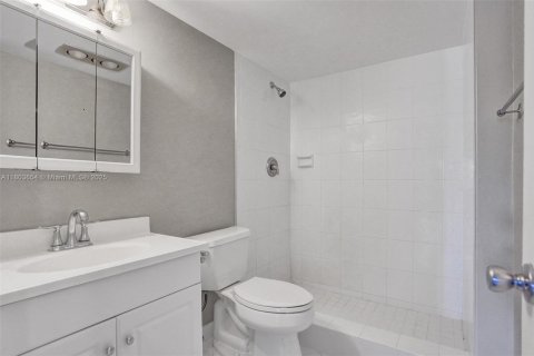 Condo in Pompano Beach, Florida, 2 bedrooms  № 1689159 - photo 30