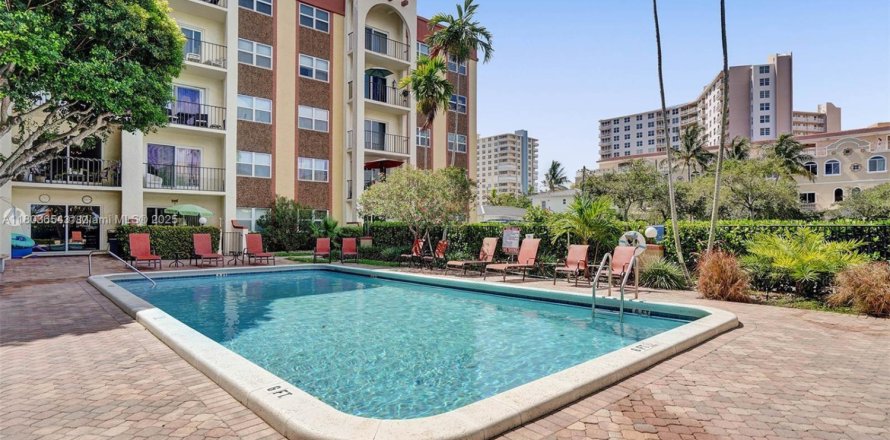 Condo in Pompano Beach, Florida, 2 bedrooms  № 1689159