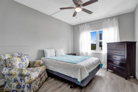 Condo in Pompano Beach, Florida, 2 bedrooms  № 1689159 - photo 27