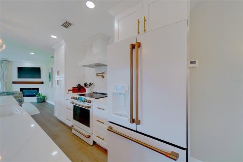 Купить виллу или дом в Гудзон, Флорида 8 комнат, 93.65м2, № 2103651 - фото 19