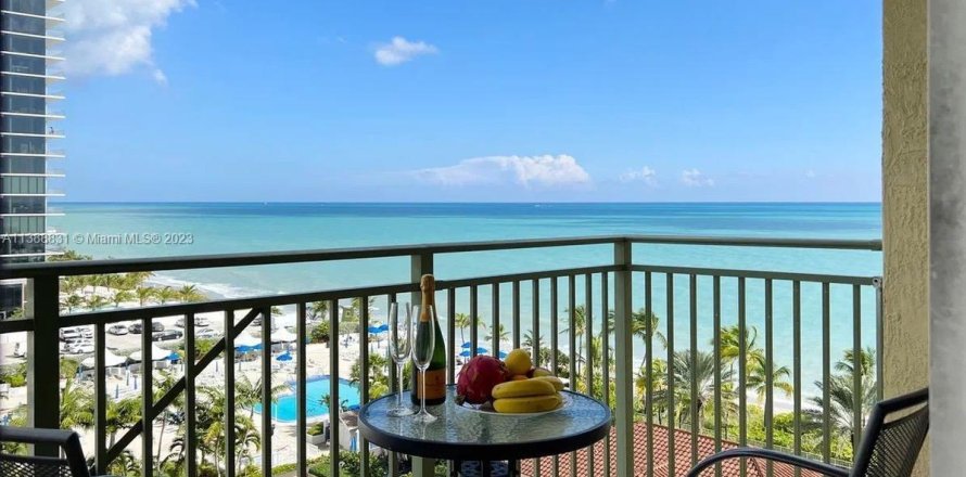 Condo à Hallandale Beach, Floride, 2 chambres № 1859619
