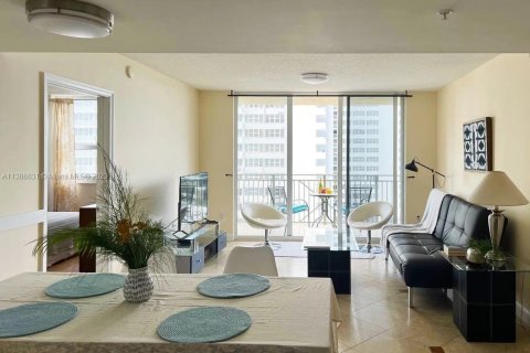 Copropriété à louer à Hallandale Beach, Floride: 2 chambres, 92.9 m2 № 1859619 - photo 3