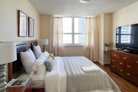 Copropriété à louer à Hallandale Beach, Floride: 2 chambres, 92.9 m2 № 1859619 - photo 8