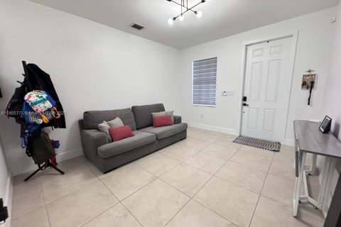 Touwnhouse à vendre à Doral, Floride: 4 chambres, 216.28 m2 № 1864581 - photo 2