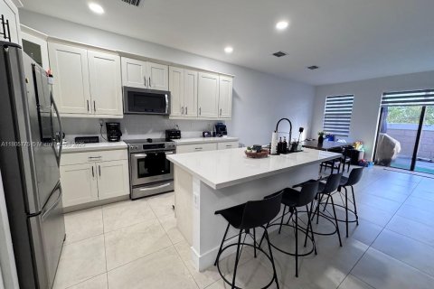 Touwnhouse à vendre à Doral, Floride: 4 chambres, 216.28 m2 № 1864581 - photo 6