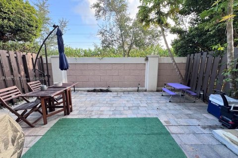 Touwnhouse à vendre à Doral, Floride: 4 chambres, 216.28 m2 № 1864581 - photo 11