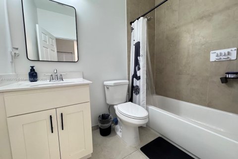Touwnhouse à vendre à Doral, Floride: 4 chambres, 216.28 m2 № 1864581 - photo 22
