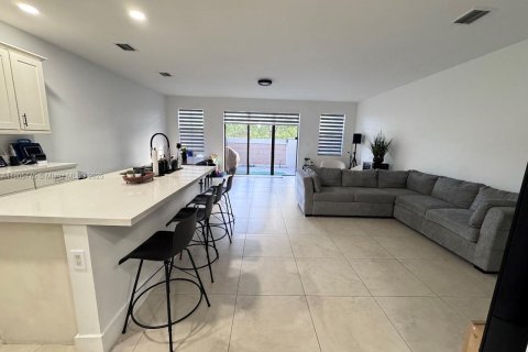 Touwnhouse à vendre à Doral, Floride: 4 chambres, 216.28 m2 № 1864581 - photo 5