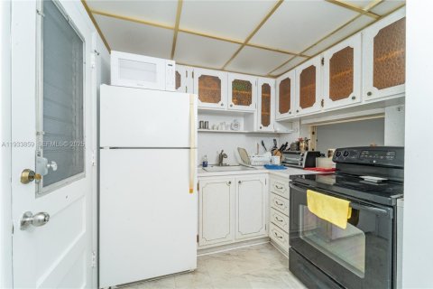 Condominio en venta en Aventura, Florida, 1 dormitorio, 72.19 m2 № 2077055 - foto 6