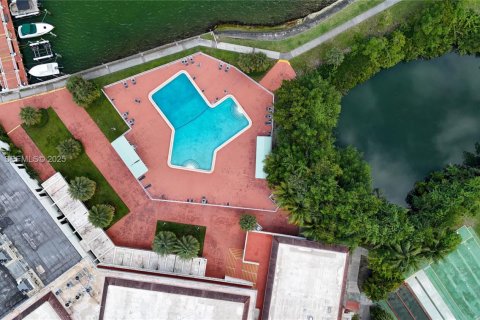 Condominio en venta en Aventura, Florida, 1 dormitorio, 72.19 m2 № 2077055 - foto 24