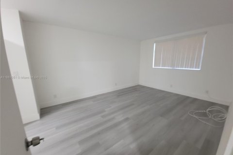 Copropriété à louer à Lauderdale Lakes, Floride: 1 chambre, 71.35 m2 № 2039502 - photo 7