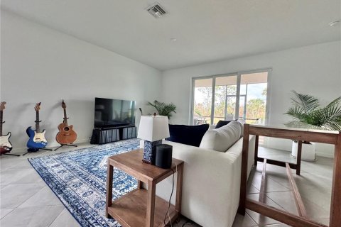 House in Venice, Florida 4 bedrooms, 189.06 sq.m. № 1409702 - photo 24
