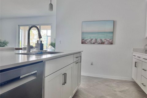 House in Venice, Florida 4 bedrooms, 189.06 sq.m. № 1409702 - photo 25