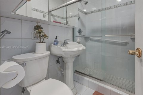 Casa en venta en Miami, Florida, 3 dormitorios, 164.99 m2 № 2084903 - foto 28