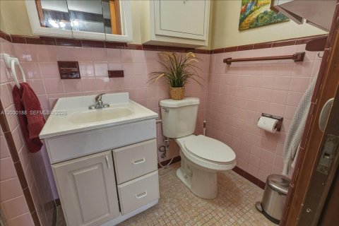Casa en venta en Miami, Florida, 3 dormitorios, 164.99 m2 № 2084903 - foto 8