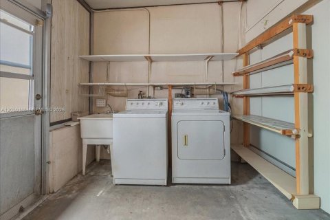 Casa en venta en Miami, Florida, 3 dormitorios, 164.99 m2 № 2084903 - foto 11