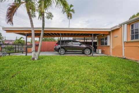 Casa en venta en Miami, Florida, 3 dormitorios, 164.99 m2 № 2084903 - foto 4