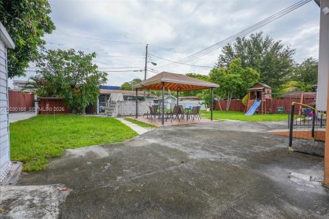 Casa en venta en Miami, Florida, 3 dormitorios, 164.99 m2 № 2084903 - foto 13